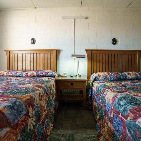 Capone'S Hideaway Motel Moose Jaw Exterior foto