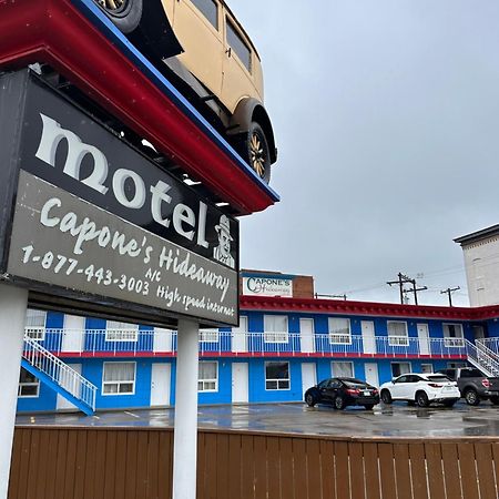 Capone'S Hideaway Motel Moose Jaw Exterior foto