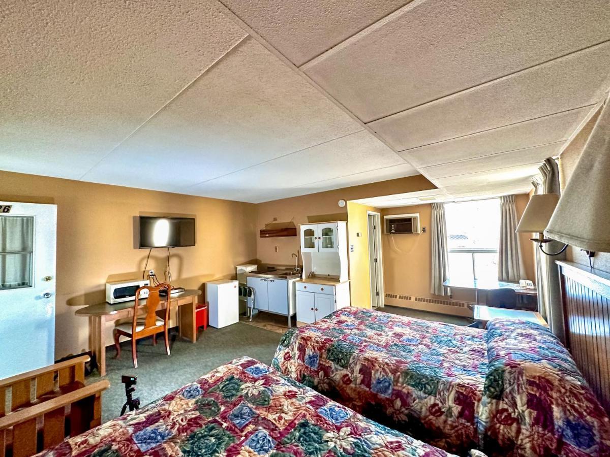 Capone'S Hideaway Motel Moose Jaw Exterior foto
